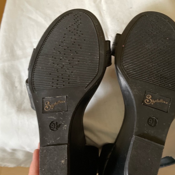 Perfect summer dress shoe, worn only a few times! - Picture 4 of 4